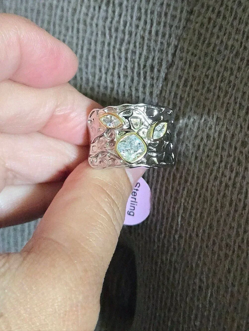 Silver🤍 Textured Statement Ring💍 - NWT